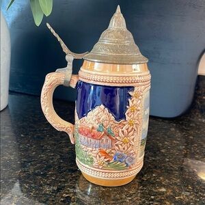 Vintage Handgemalt Ceramic Beer Stein with Lid